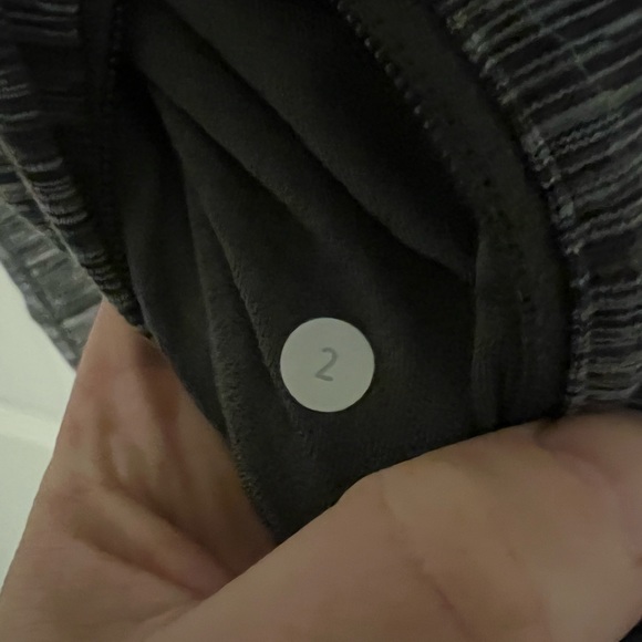 LuluLemon Stride Jacket - Size 2 - Excellent Condition - Picture 3 of 3